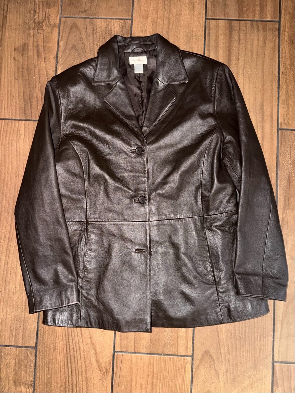 Brown leather jacket with a vintage vibe